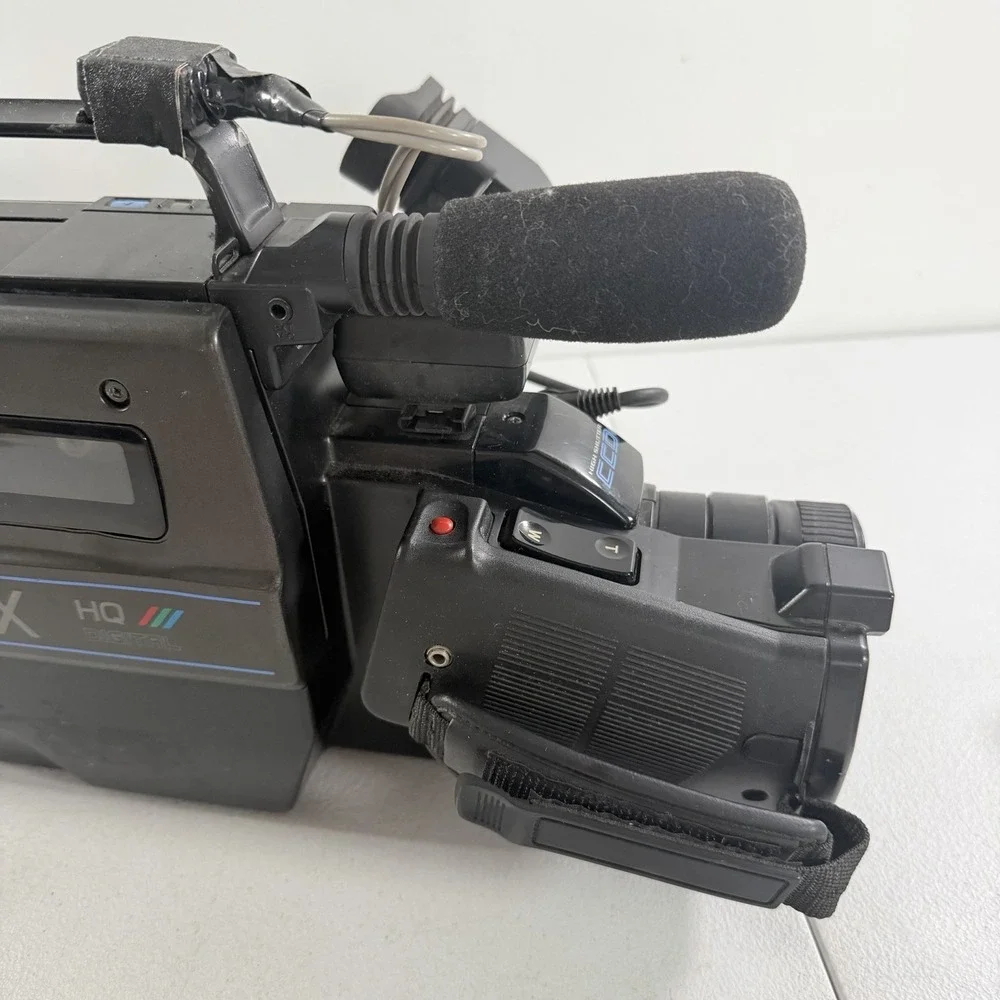 Vintage Rare Variant Magnavox Movie-Maker S-VHS Camcorder VR9244AV01 TESTED